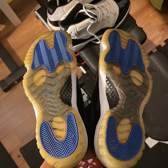 Jordan 11 space jams - Picture 5 of 6